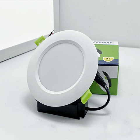 đèn âm trần chiếu rọi Kingled tại TP HCM 2