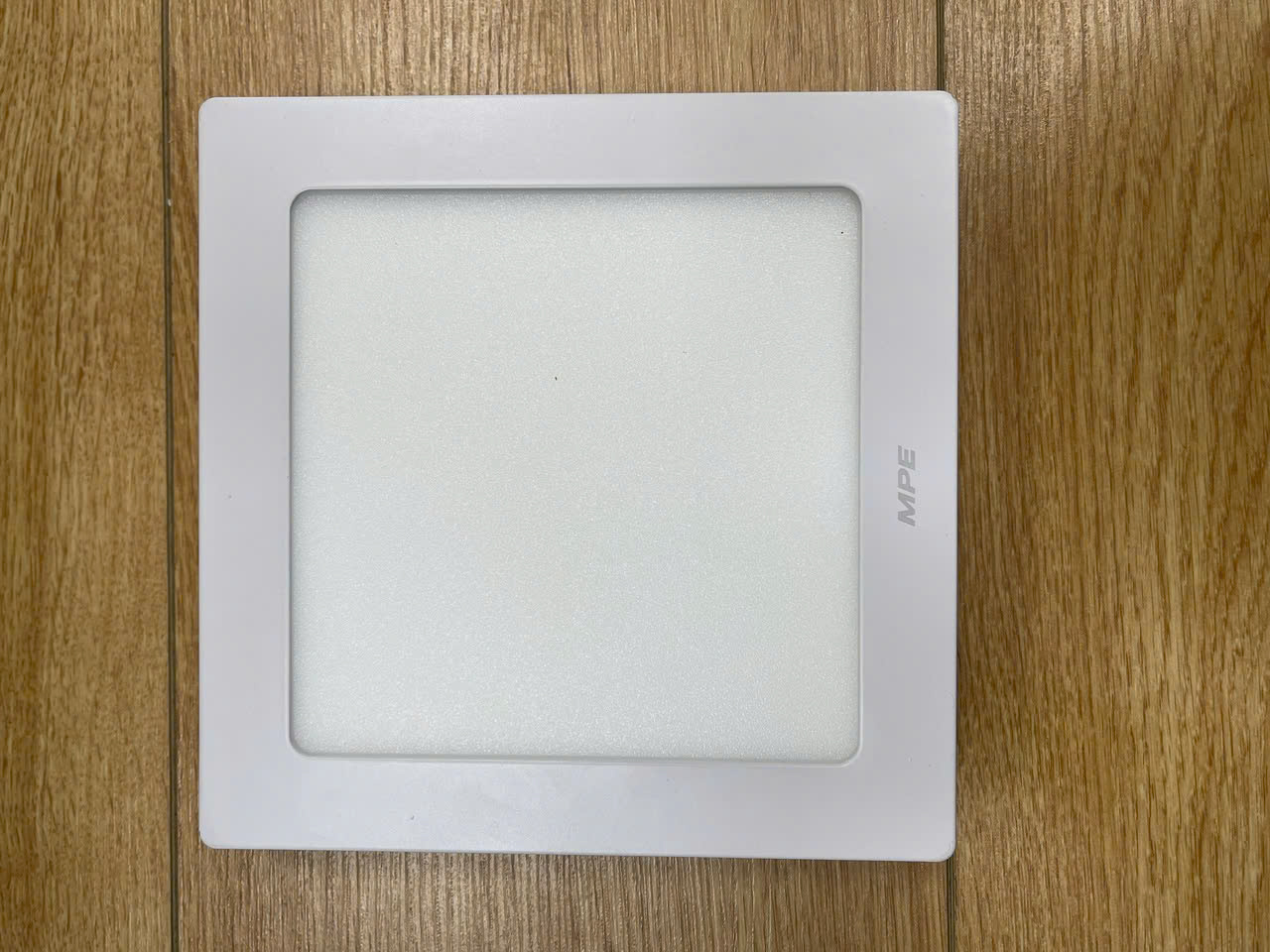 gia-den-led-panel-mpe-hcm